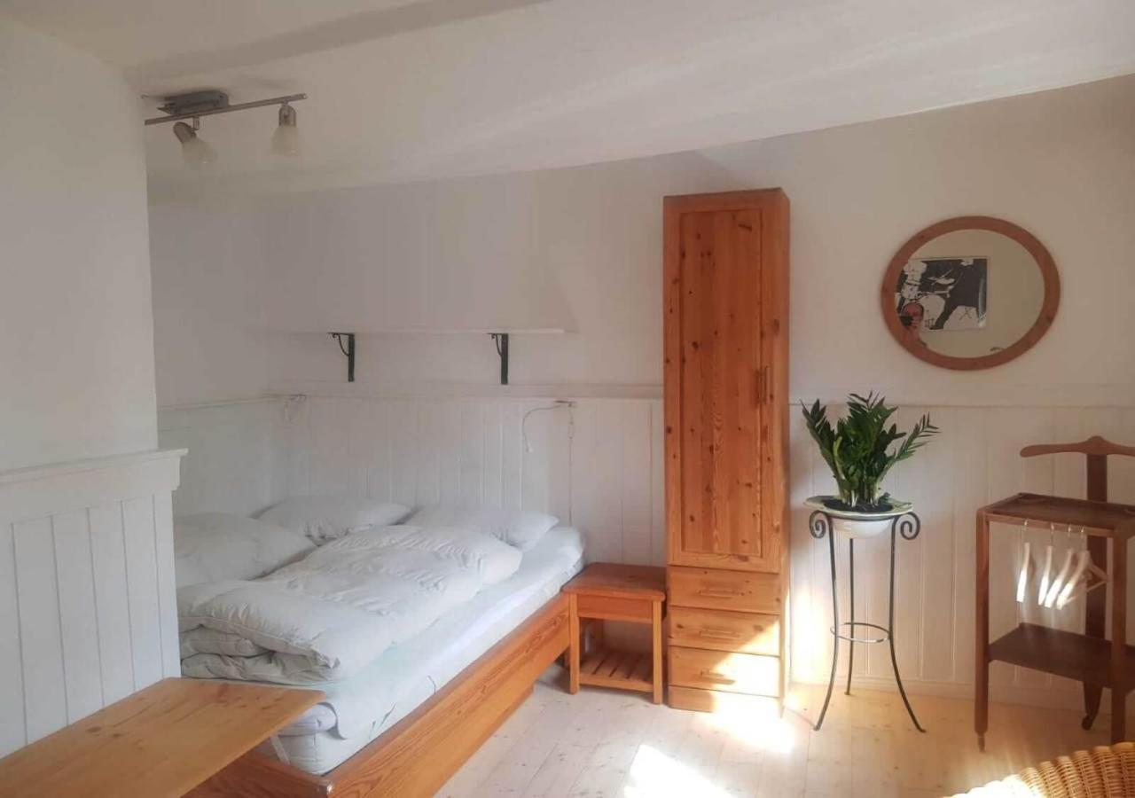 Aeltestes Haus In Quentel - Ferienwohnung 1 Mit Kleinem Garten Lichtenau 외부 사진